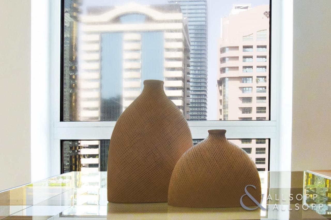 Elegantly Upgraded 1br In Limestone House, Difc - Allsopp&allsopp Dubai